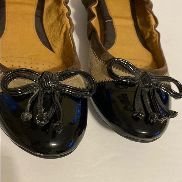 Nurture FlexibleTwo-Tone Ballet Flats Patent Leather Cap Toe Suede Bows Dainty - Picture 4 of 14